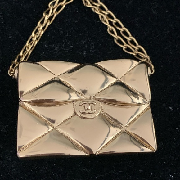 Chanel Handbag with chains Brooch - Picture 6 of 7